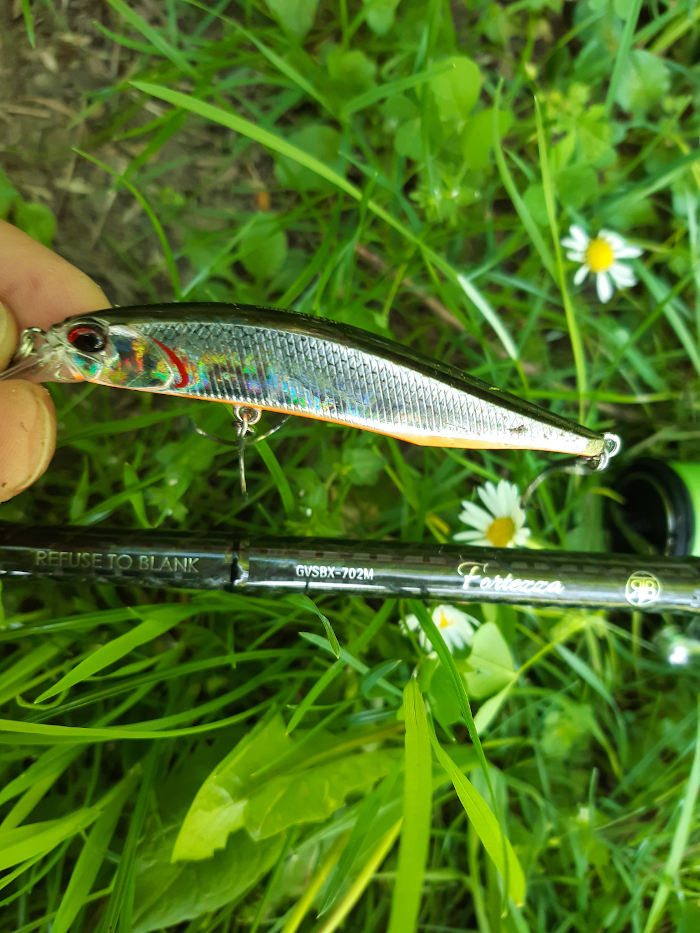 Realis Jerkbait 85SP в цвят Prism Shad